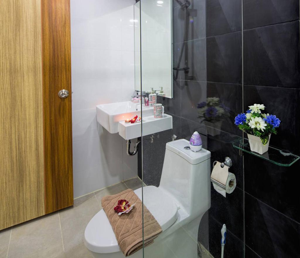 Superbe Studio Avec Salle De Bain Privee Kata Beach Phuket Phuketアパートメント エクステリア 写真